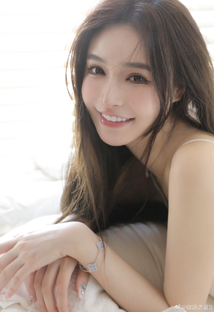 请以你的名字呼唤我 封面